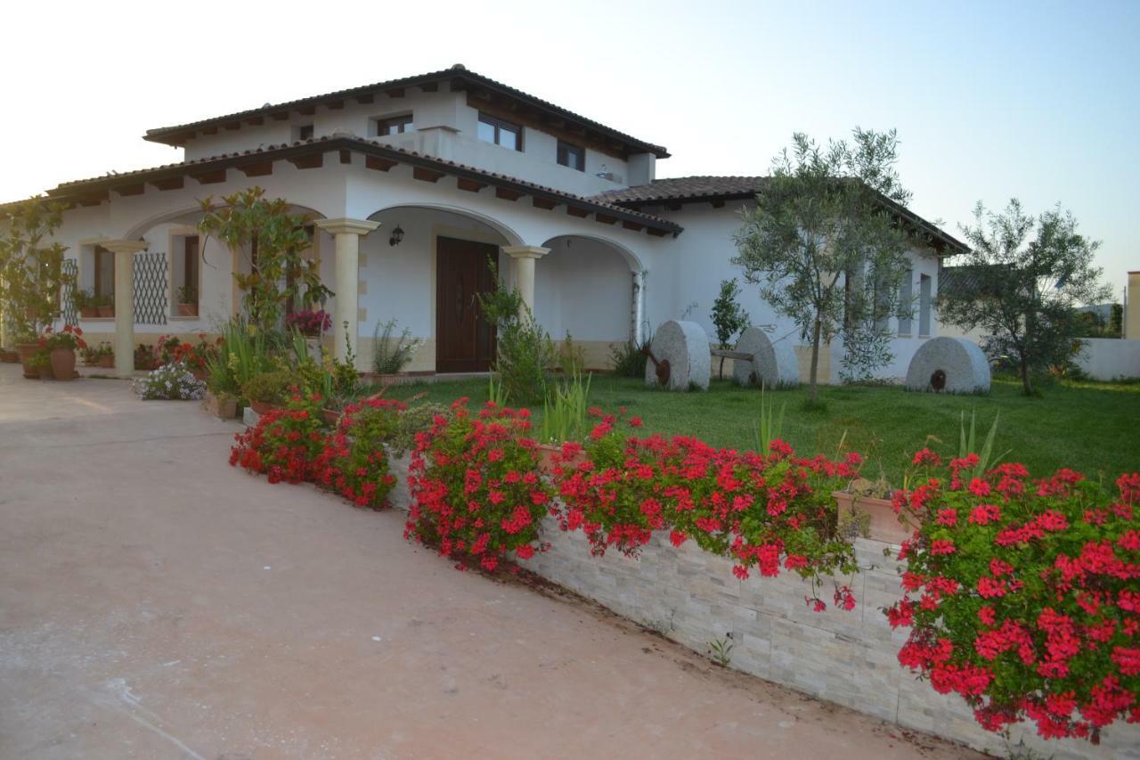 I Giganti Bed & Breakfast Riola Sardo Exterior photo